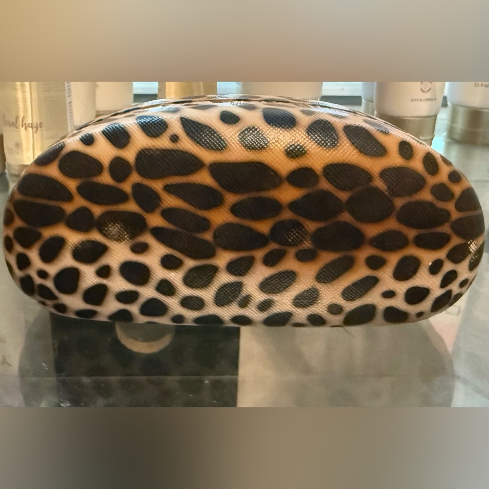 Chic Hardshell Leopard Print Glasses or Sunglasses Case - Picture 5 of 5